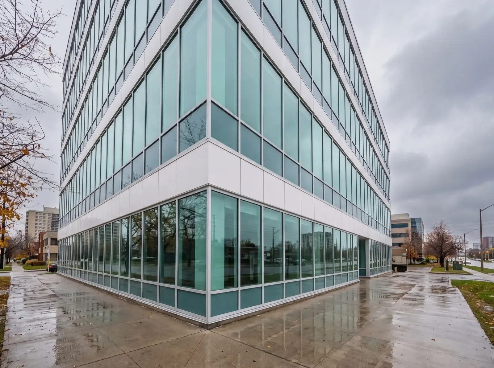Commercial glazing facade