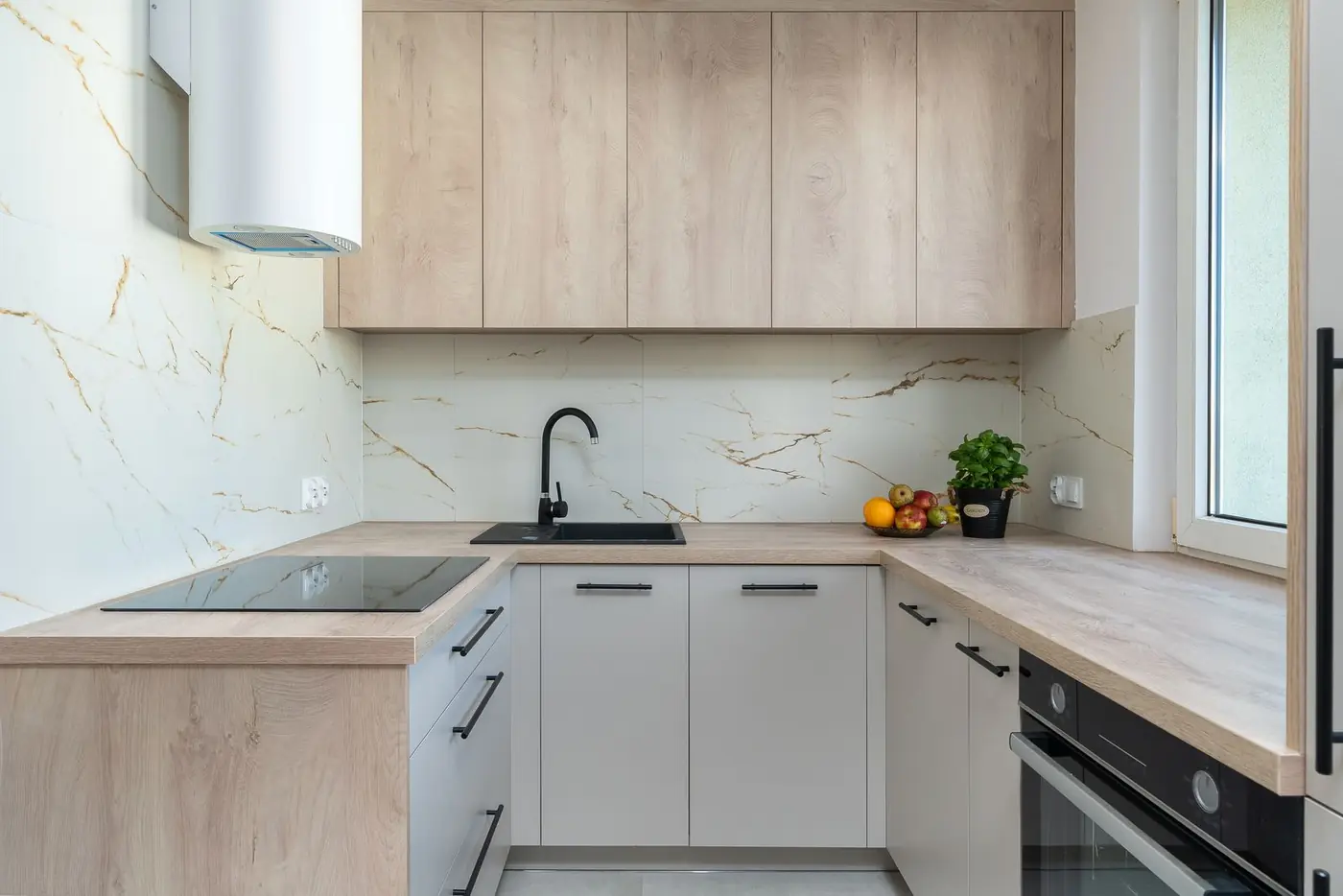 Kitchen glass splashback panel finish