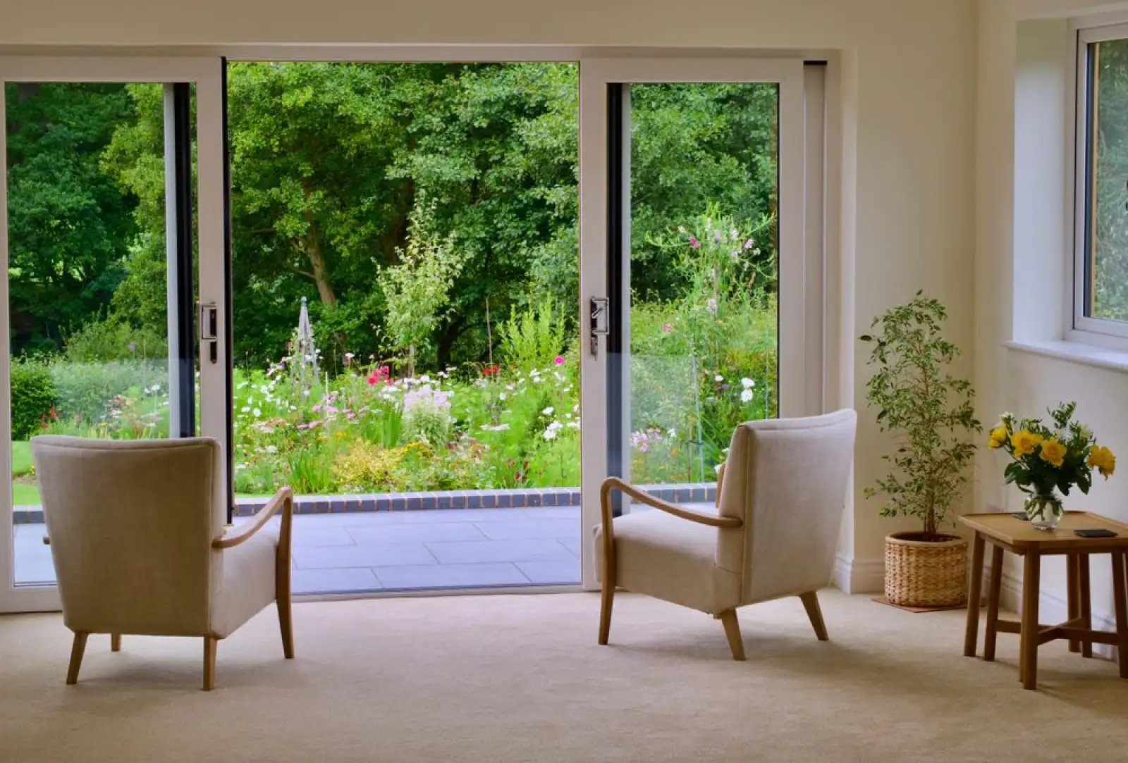 Jumbo glass sealed units for large glazed openings