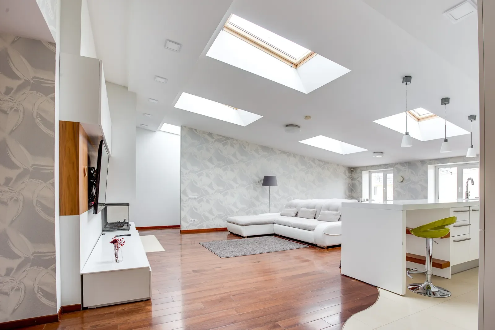 Roof glazing and overhead sealed units with natural light